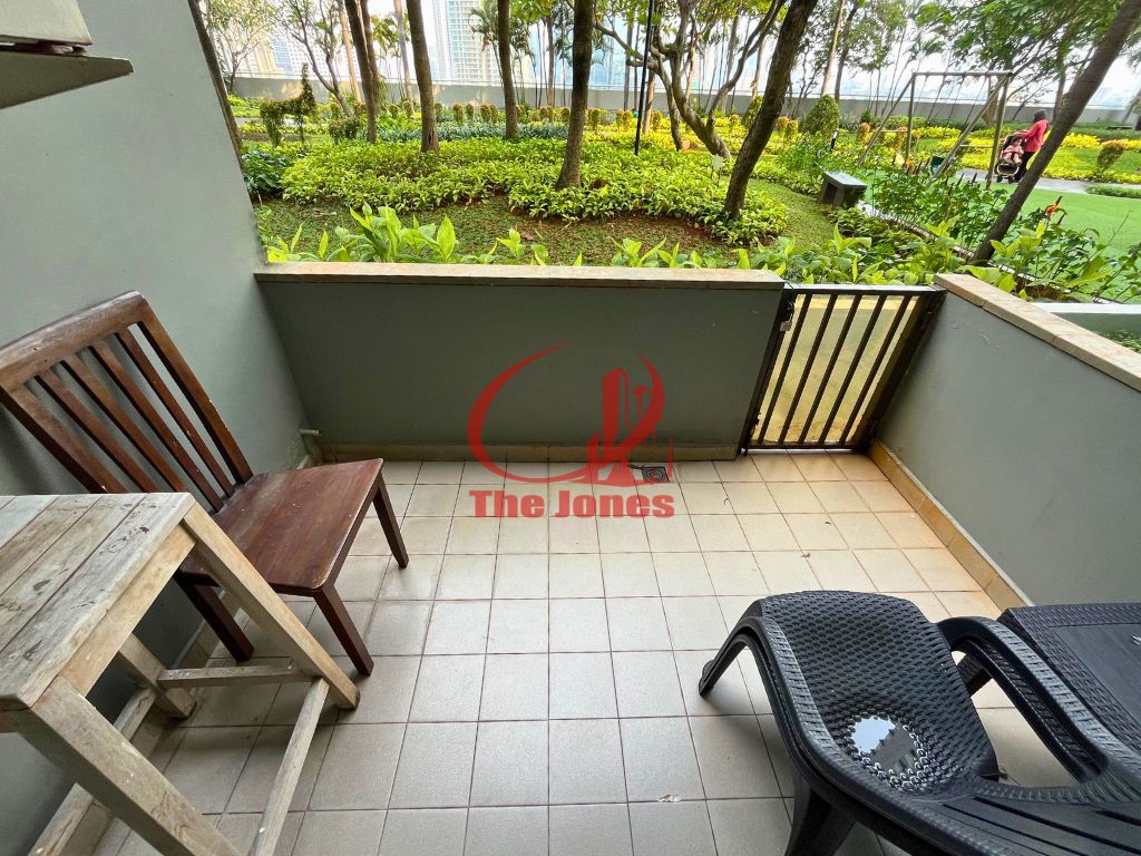 Thejones Real tweet media