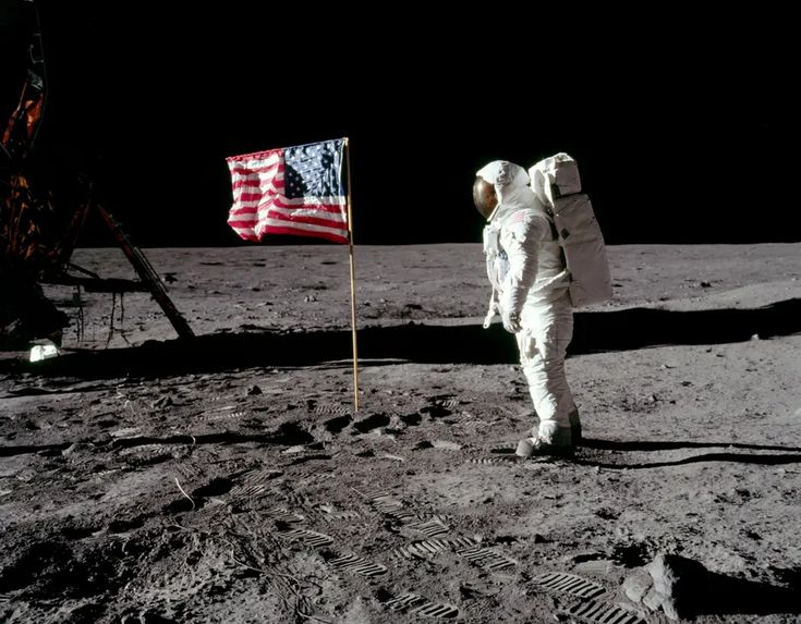 scievision369's tweet image. If we reached the moon in 1969 (NASA-Apollo 11), why haven't we built a city there by now? 🤔