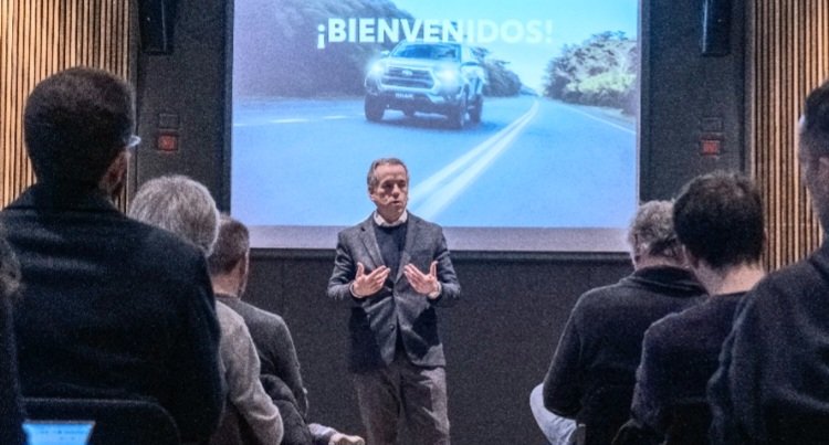 🔴 #Toyota 🇦🇷 confirmó llegada de #YarisCross (SUV segmento B) en noviembre, el inicio d exportación d Hiace a Brasil y ampliación d la red en GBA (concesionario Olivieri). Antes de fin año será el anuncio de la producción de la pick-up #Tacoma en centro industrial Zarate!! 🛻