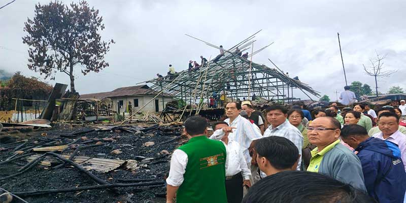 Arunachal24in's tweet image. ABK, AdiSU &amp;amp; ABKYW visited fire-affected families in Kaying, Siang. Relief distributed, solidarity shown. ABK VP Olen Damin urges revival of Adi traditions like ‘Nyonam’ to prevent tragedies. #KayingFire #AdiCommunity #ABK

Read More- arunachal24.in/?p=94725