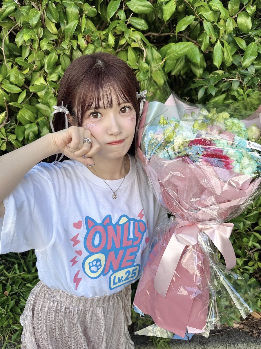 muto_orin's tweet image. #Oh_my_pumpkin 
個別握手会ありがとうございました！🎀

そして1日早いお誕生日セレモニーも
花束もありがとう💐♡ 

みなさんのおかげで
最高な24歳ラストDAYになりました🐶🎈
また会えますようにぃ🤍
【official-cd.akb48.co.jp/akb48-66th/】