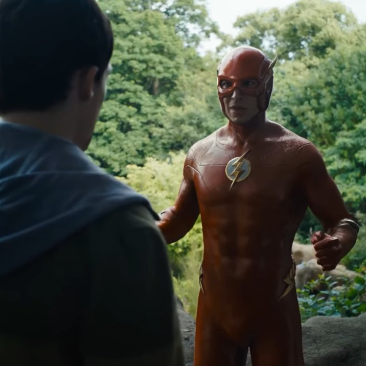 o_thiagorp's tweet image. Eu não gosto desse traje, o capacete é estranho, e eu não sei dizer, mas alguma coisa me incomoda no traje em si também, sem contar as cenas que ele tá coberto de CGI
Aceso ele até que se salva, mas assim eu não curto, torço pro Flash do DCU ter um traje melhor