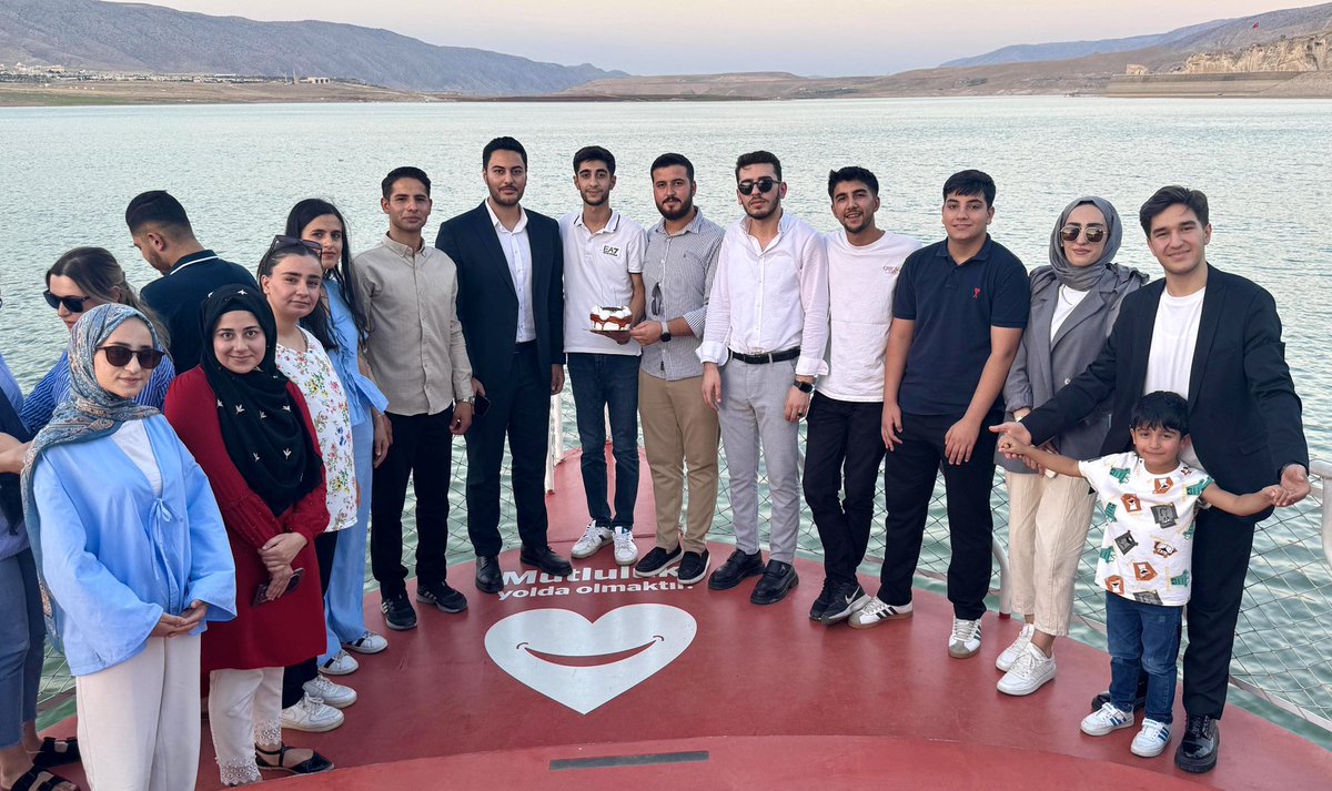 <a href="/avyusufibis/">Yusuf İBİŞ</a> <a href="/tkutluay64/">Tolunay Kutluay</a> <a href="/yenisecmengm/">Yeni Seçmen</a> <a href="/yenisecmenbtmn/">Yeni Seçmen Batman</a> 🔹 Tarih kokan topraklarda, geleceği inşa edecek gençlerle birlikteydik.

Yeni seçmen kardeşlerimizle Hasankeyf’te kültürel bir gezi gerçekleştirdik.

Geçmişin izinde, yarının liderleriyle yürümeye devam ediyoruz. 🌉📜🇹🇷

🔹 Dün 18 yaşına giren ve bugün partimize üye yaptığımız