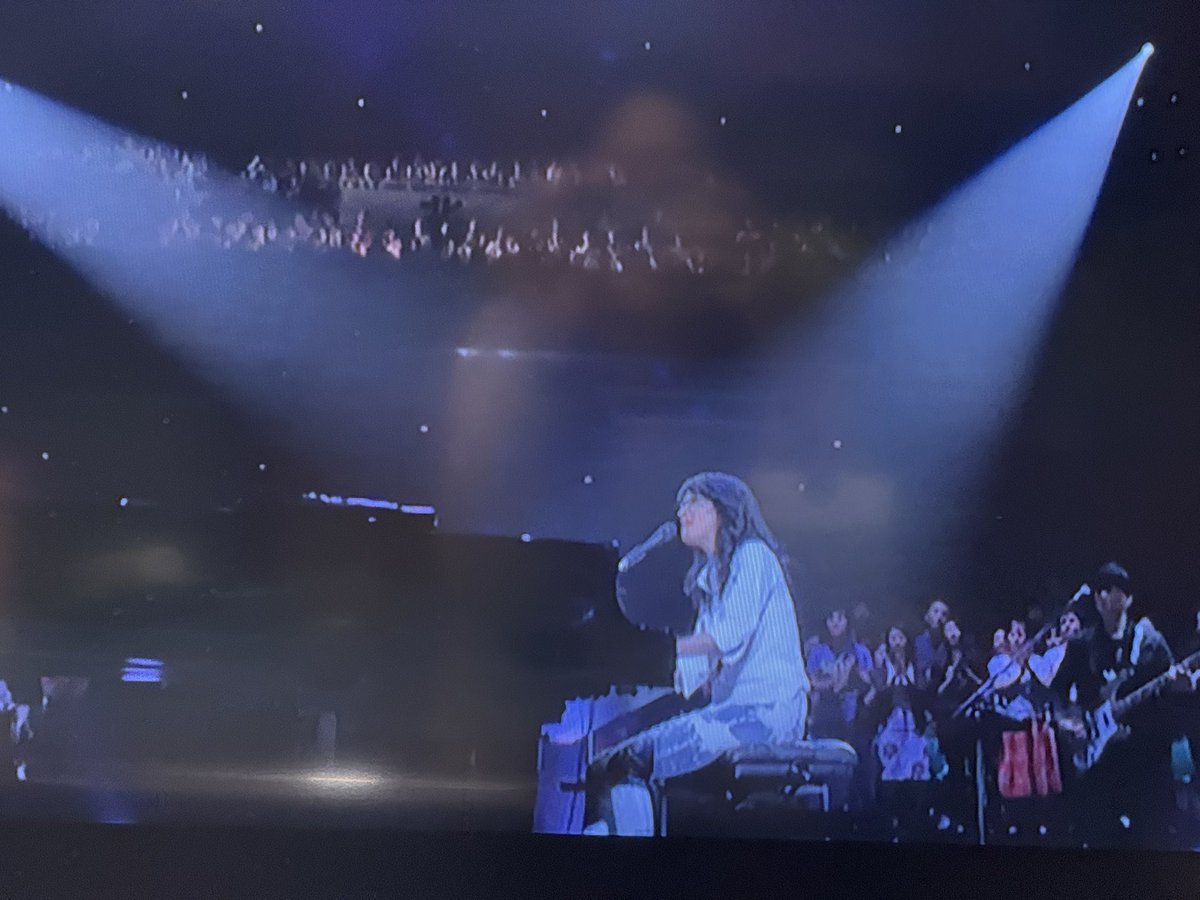 TenandSky's tweet image. 久しぶりに
#アンジェラアキ の14年前のLive final day 観てる‼︎
今日から11年振りのtourだもんね‼︎応援してます‼️