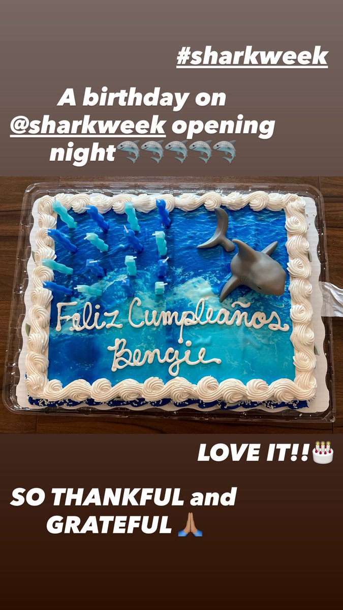 BengieMolina1's tweet image. Shark Cake 🎂 on @SharkWeek opening night🦈 priceless!!
I love it!!🦈 #SharkWeek 🙏🏽