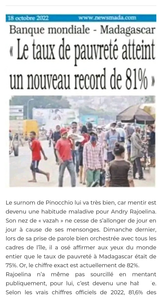 cassammamy's tweet photo. Cet enfant Gasy casse des cailloux (1€/jour) pour pouvoir aller à l'école.
Le fils de @SE_Rajoelina, était à l'@EHL_Lib (Suisse) pour 103€/jour, 30 fois le salaire du @PresidenceMada.
Les contribuables ont sûrement contribué à l'écolage.
@MRFMSOURCE, @UNICEF_FR, @CourPenaleInt. https://t.co/I0HcxHQvKi