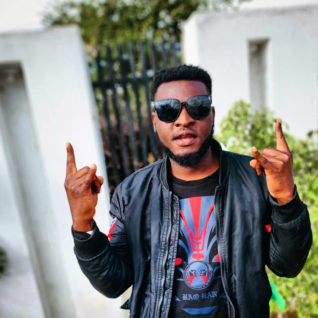 showNillz's tweet photo. #MrHeadlines🤘🔥 https://t.co/jG4VQPZjxB