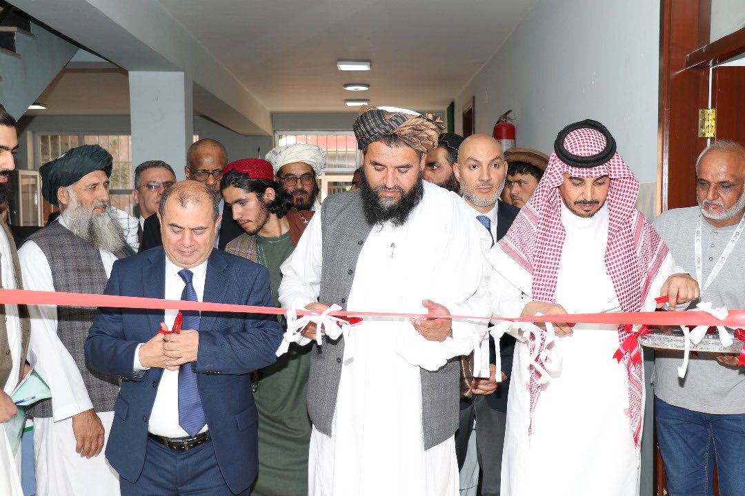 AIDAzerbaijan's tweet image. On 20 July, the Carpet Weaving Training Centre officially opened in #Kabul as part of the Enhancement of Traditional Afghan Handicrafts Project, funded by #AIDA.

The project is implemented by the #OIC Kabul Mission, in partnership with Afghanistan’s Ministry of Labor and Social…