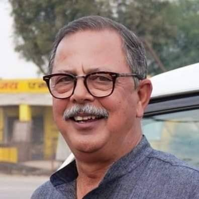 Sudhirsingh077's tweet image. आज सुबह से ही लीला साहू सुर्खियों में हैं, क्योंकि उनकी मेहनत रंग लाई और सड़क पर काम शुरू हो गया। चर्चा कांग्रेस विधायक अजय सिंह &apos;राहुल भैया&apos; की भी होनी चाहिए, जो अपने निजी खर्च से सड़क पर काम शुरू करवाया।
#Ajaysinghrahul #leelasahu #sidhi