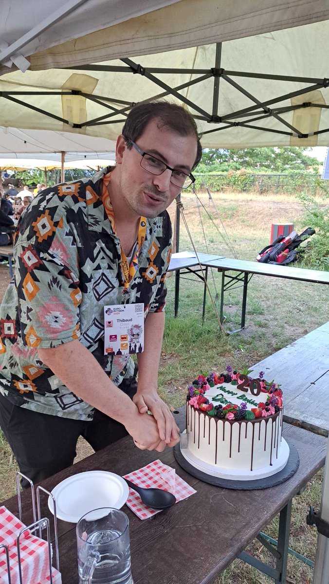 thibaud_colas's tweet image. Pretty sure #EuroPython 2025 was my top 1 fav conference ever. Just the perfect mixture of catching up with people I know, meeting people I don’t know, learning new things. Time well spent chatting w/ Python veterans and also first-timers
Volunteering there was ACE, and for…