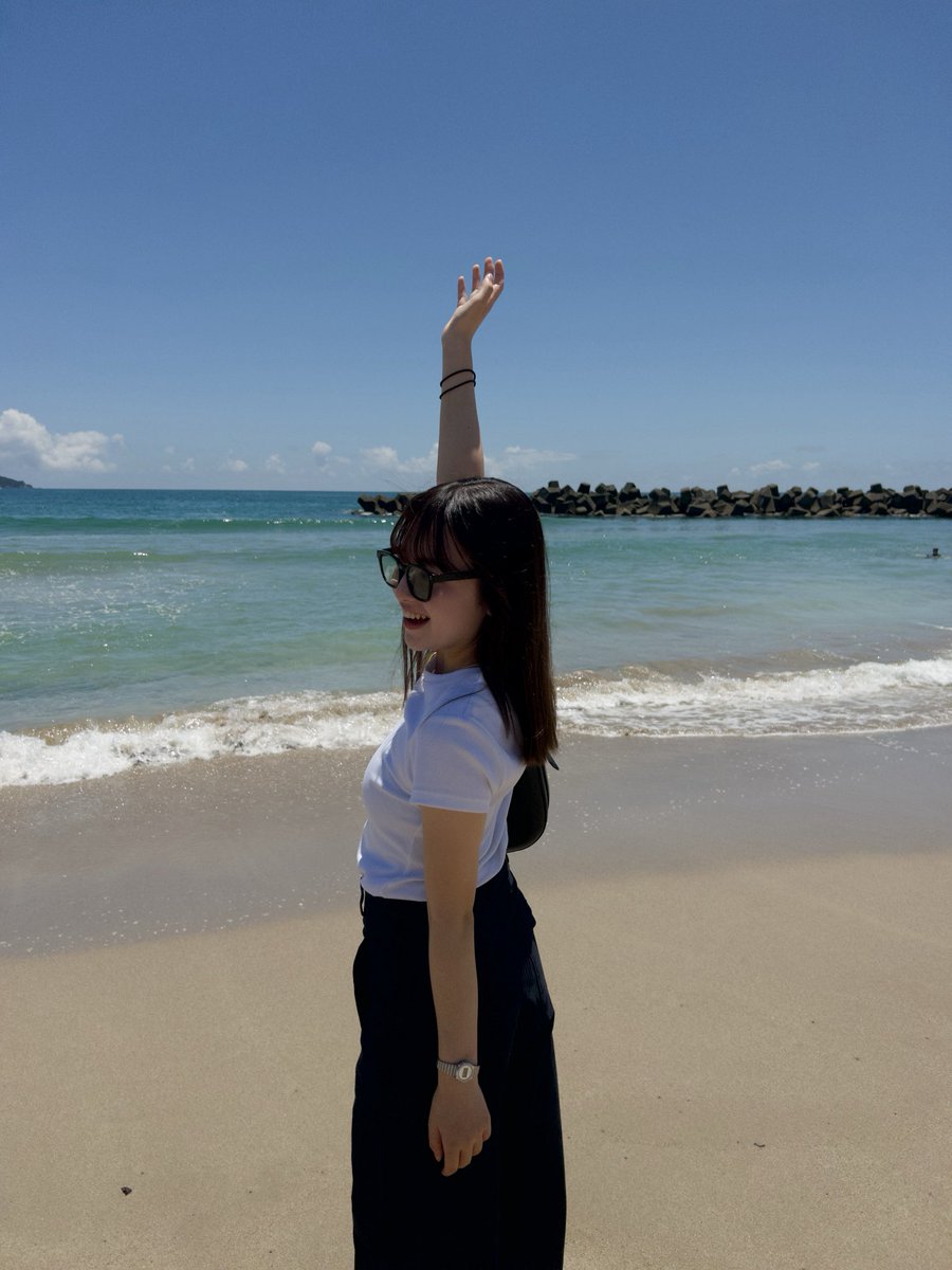 hariiiiin_'s tweet photo. 海綺麗すぎて最ッッッッ高なんだけど…🤍
写真じゃ伝わらないのが悔しい🥲 https://t.co/Su9AJmGgmk