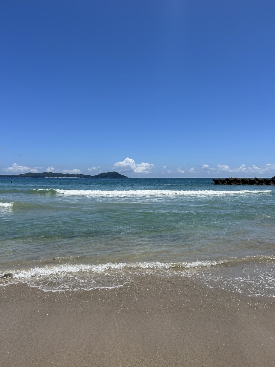 hariiiiin_'s tweet photo. 海綺麗すぎて最ッッッッ高なんだけど…🤍
写真じゃ伝わらないのが悔しい🥲 https://t.co/Su9AJmGgmk