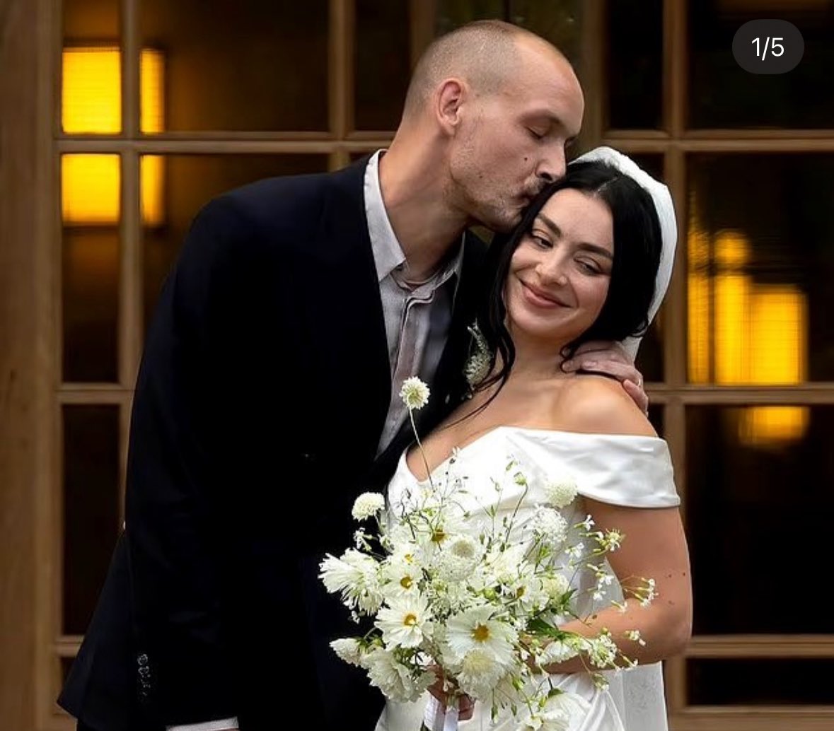 Helen Meriel Thomas tweet media