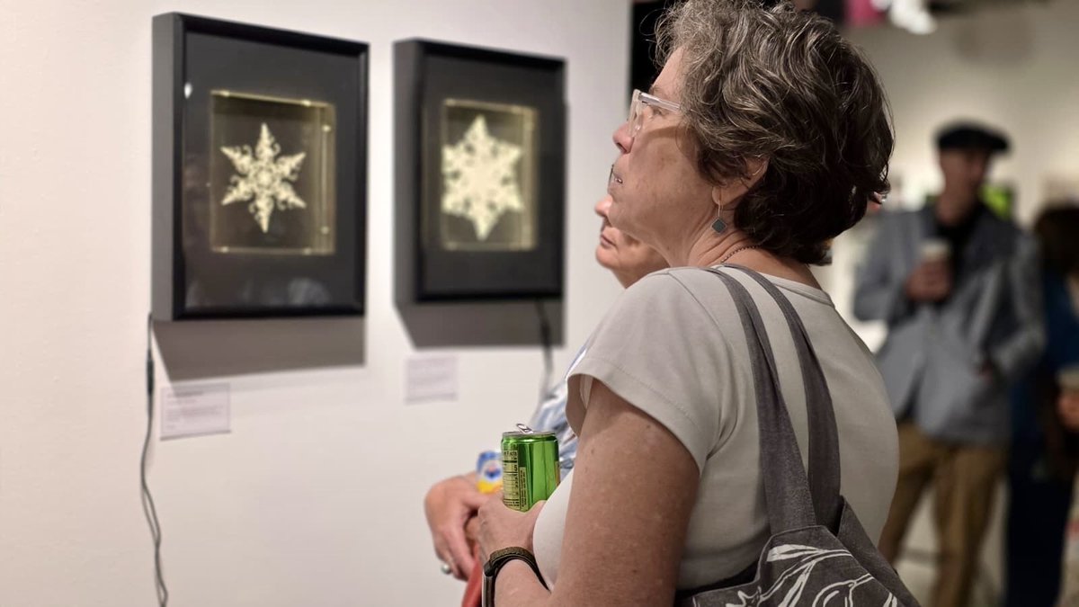 Day 4 in full swing at Seattle Art Fair 2025! We’re live with TERAVARNA, showcasing powerful works by global artists pushing the boundaries of contemporary art. Come say hi before the curtain closes tonight! 🎨🌍✨
.
.
.
.
.
#Teravarna #Day4 #FinalDayVibes #globalartmovement