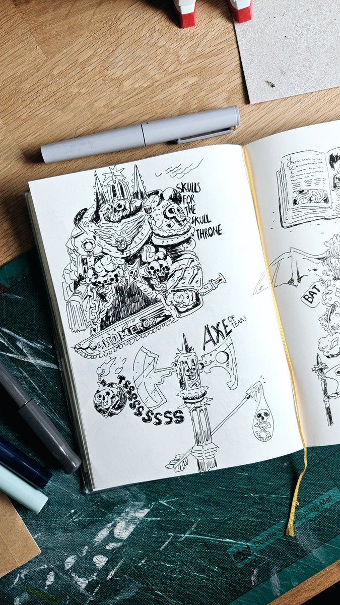 CROM_INK's tweet image. Back from signing books at Luxembourg BD festival.