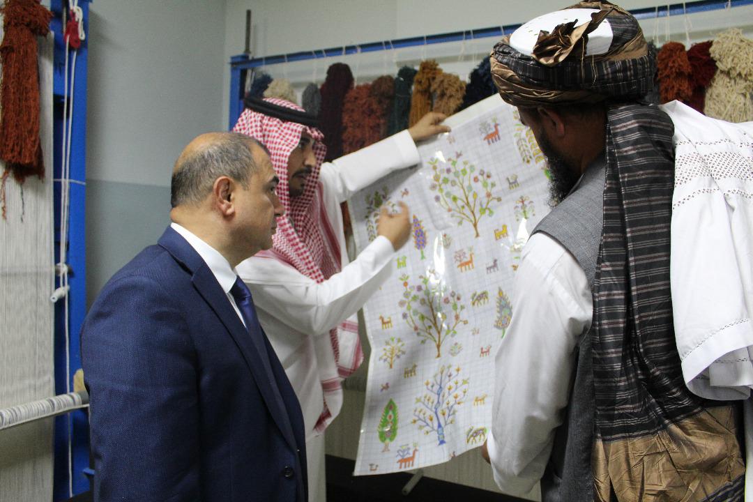 AzerbaijanMFA's tweet image. Azərbaycanın dəstəyi ilə Əfqanıstanda qadınlar üçün xalçaçılıq üzrə tədris mərkəzinin açılmasına dair mətbuat məlumatı

mfa.gov.az/az/news/no31325