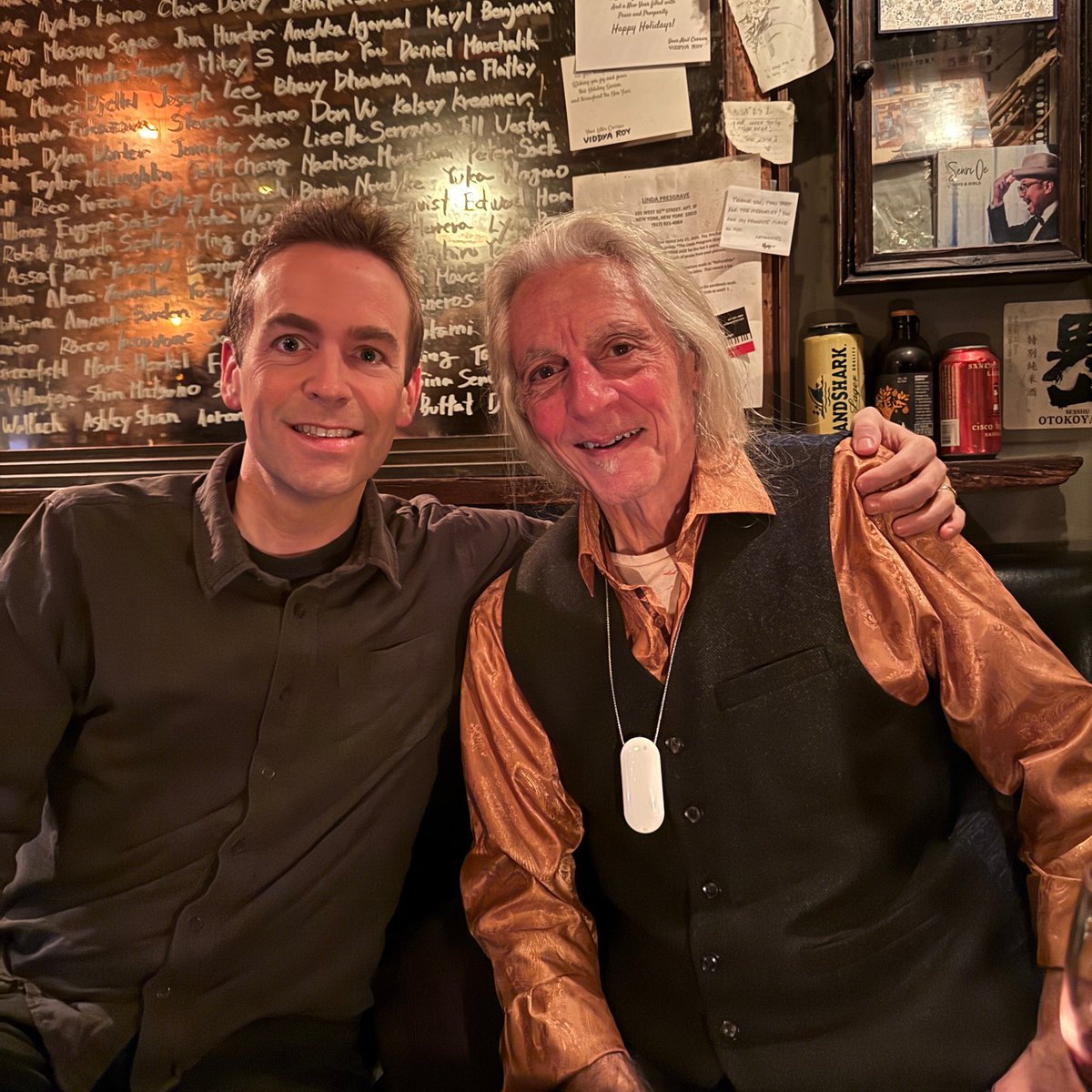 DanielBennettNY's tweet image. Why is this photo unusual? They closed the club and hosted a musician appreciation dinner during peak business hours. Tomi Jazz is a national treasure! #MondayMood