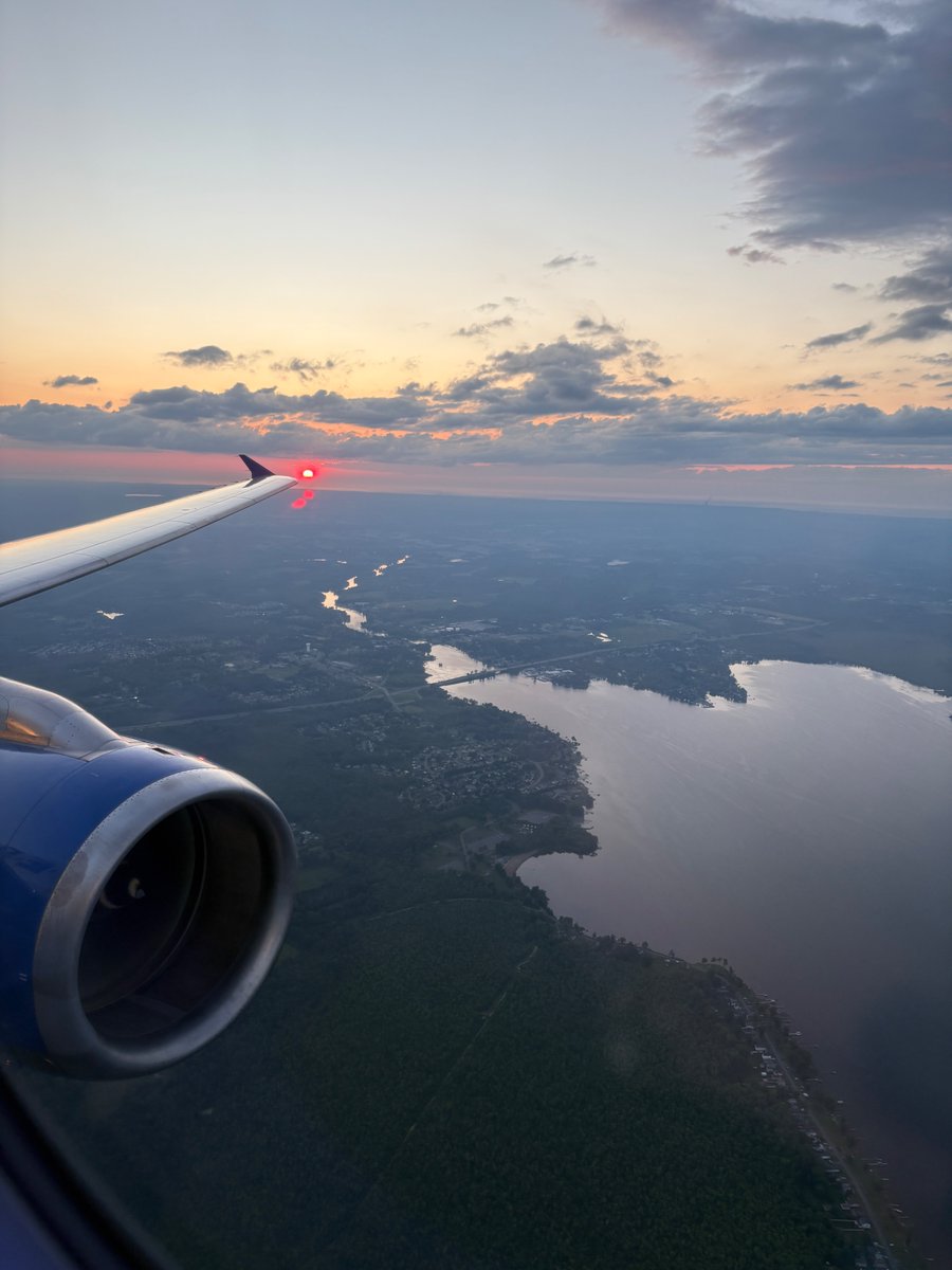 KnowlesGardner's tweet image. Yesterday was a beautiful evening to fly into Syracuse with @united. Happy to be home.