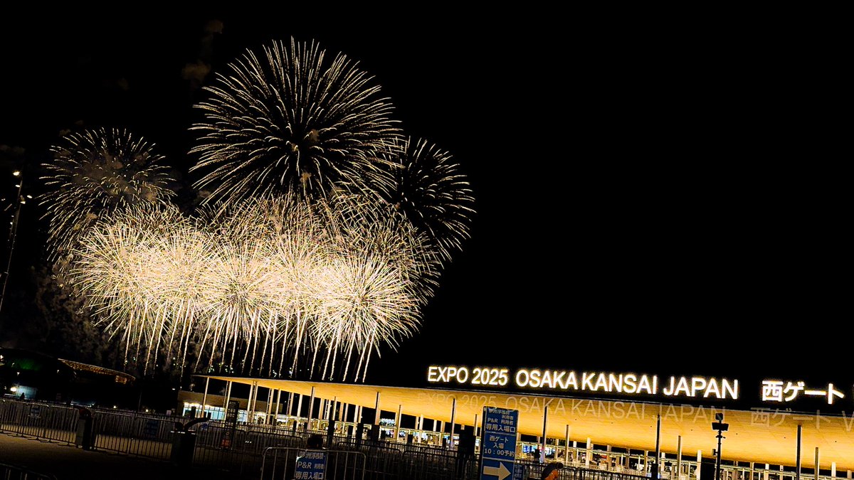 chomo_li's tweet image. 今年の初花火🌸