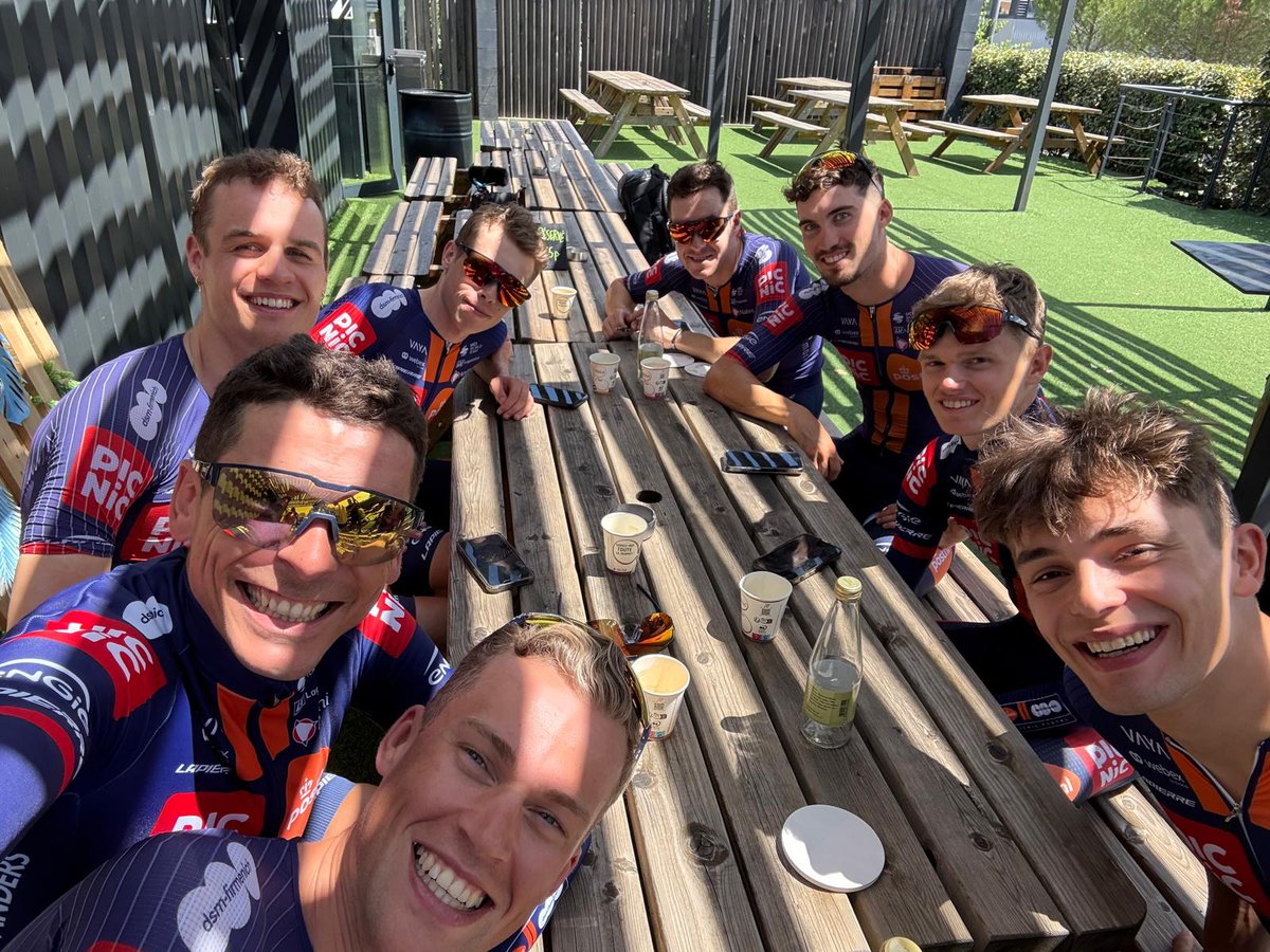 Rest day essentials: easy ride, coffee stop and good vibes ☕️✅

#TDF2025