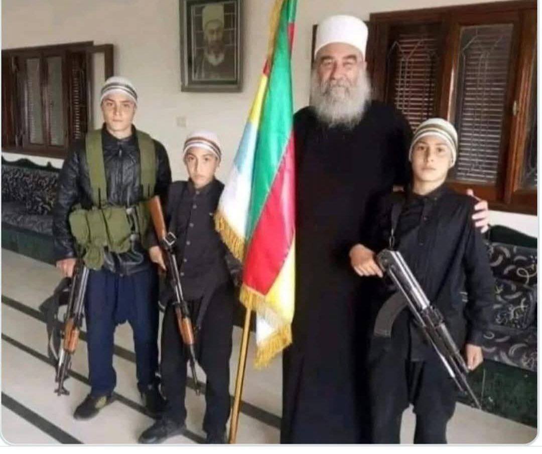 pressrahhal's tweet image. بعد جرائمها بحق السوريين والإبادة العرقية والتهجير القسري الذي تعرض له بدو السويداء، وتجنيدها أطفال للقتال، عريضة يطلقها ناشطون سوريون للمطالبة بتصنيف ميليشيا الهجري -كما وصفوها- كمنظمة إرهابية
مع اطلاقهم هاشتاغ #الهجري_مجرم_حرب
#AlHajriWarCriminal
رابط التوقيع على العريضة 👇…