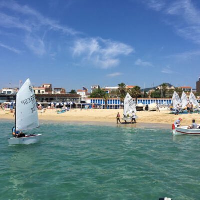 El <a href="/nauticvilassar/">Club Nàutic Vilassar de Mar</a> acull demà a les 11h una jornada institucional per reivindicar la feina dels clubs de platja👇

tuit.cat/B8xw4