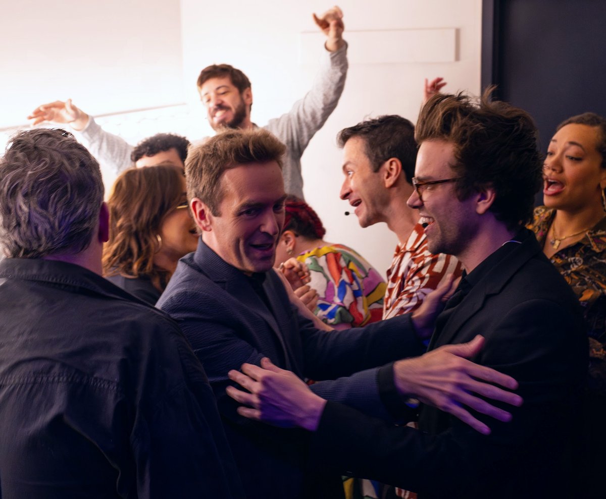 DanielBennettNY's tweet image. What do you see? All SMILES at @TheAsylumNYC. We're about to *improvise* a full Broadway musical on the spot. Crazy!