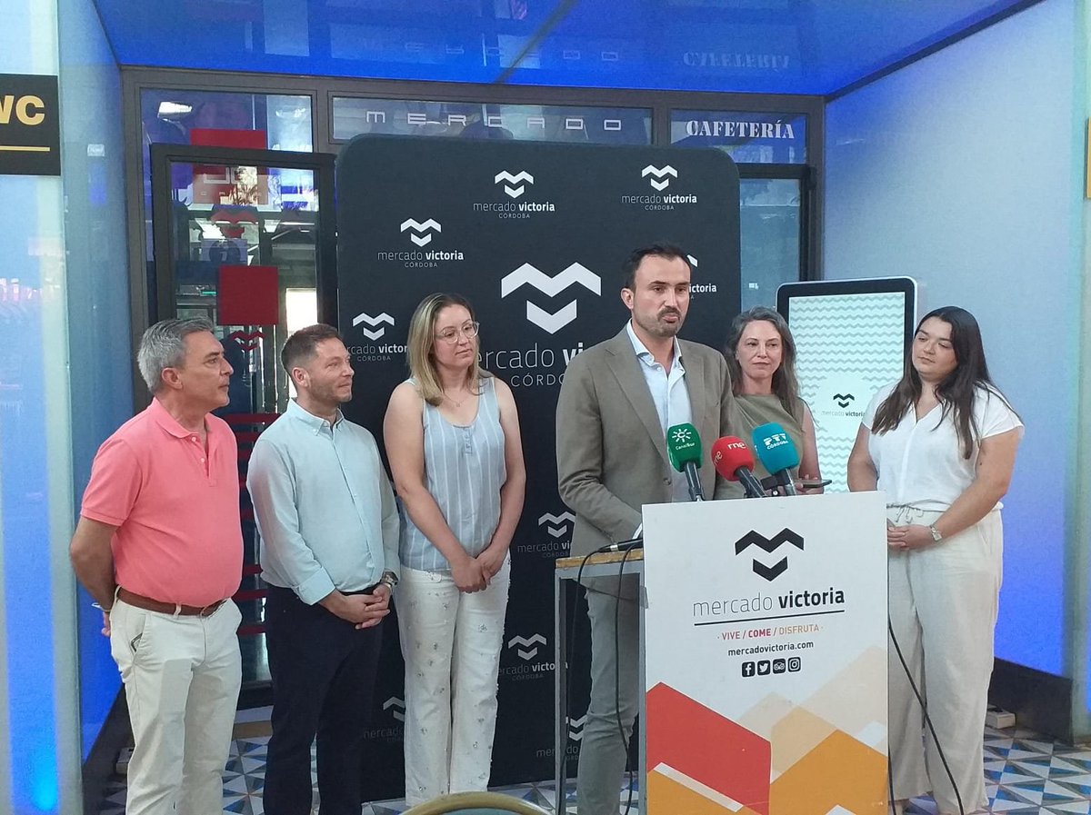 Emcotur's tweet image. 🌟 Hoy a las 11:30 h en el #MercadoVictoria, hemos asistido a la presentación del II Festival Estelar de Los Pedroches por nuestros socios de Casa Rural Obejuelo 🌌

Desde #Emcotur animamos a todos a asistir. ¡La unión hace la fuerza y la visibilidad!

📍 Nos vemos allí