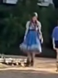 drewmattsky's tweet image. remember the BTS pic of Holly on the left.... the right one Ross tried to blur is clearly her too. Sadie was seen filming at the Creel House in May and locals said Max and Holly had scenes together. that right photo’s definitely them
#hollywheeler #maxmayfield #strangerthings5