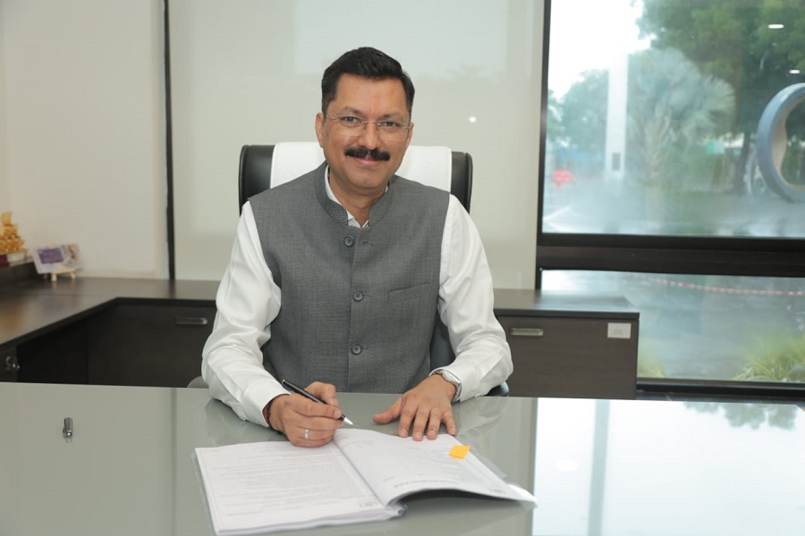Investment Guru India (@invgurind) on Twitter photo Sanjay Kaul takes charge as MD and Group CEO of GIFT City
investmentguruindia.com/newsdetail/san…
#Industry <a href="/IFSCA_Official/">IFSCA</a> <a href="/GIFTCity_/">GIFT City</a> <a href="/MinOfCultureGoI/">Ministry of Culture</a> #SanjayKaul #IAS #TourismCorporationofGujaratLimited <a href="/GujaratTourism/">Gujarat Tourism</a> #Investmentguruindia Sanjay Kaul takes charge as MD and Group CEO of GIFT City
investmentguruindia.com/newsdetail/san…
#Industry <a href="/IFSCA_Official/">IFSCA</a> <a href="/GIFTCity_/">GIFT City</a> <a href="/MinOfCultureGoI/">Ministry of Culture</a> #SanjayKaul #IAS #TourismCorporationofGujaratLimited <a href="/GujaratTourism/">Gujarat Tourism</a> #Investmentguruindia