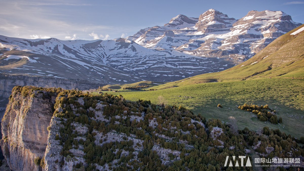 IMTAOFFICIAL's tweet image. #Spain Mountain Tourism Destinations Series Recommendation:Parque Nacional de Ordesa y Monte Perdido🌼🎆
In the heart of the Spanish Pyrenees, Ordesa y Monte Perdido National Park unfolds as a dramatic tapestry of limestone cliffs, deep glacial valleys, and cascading…