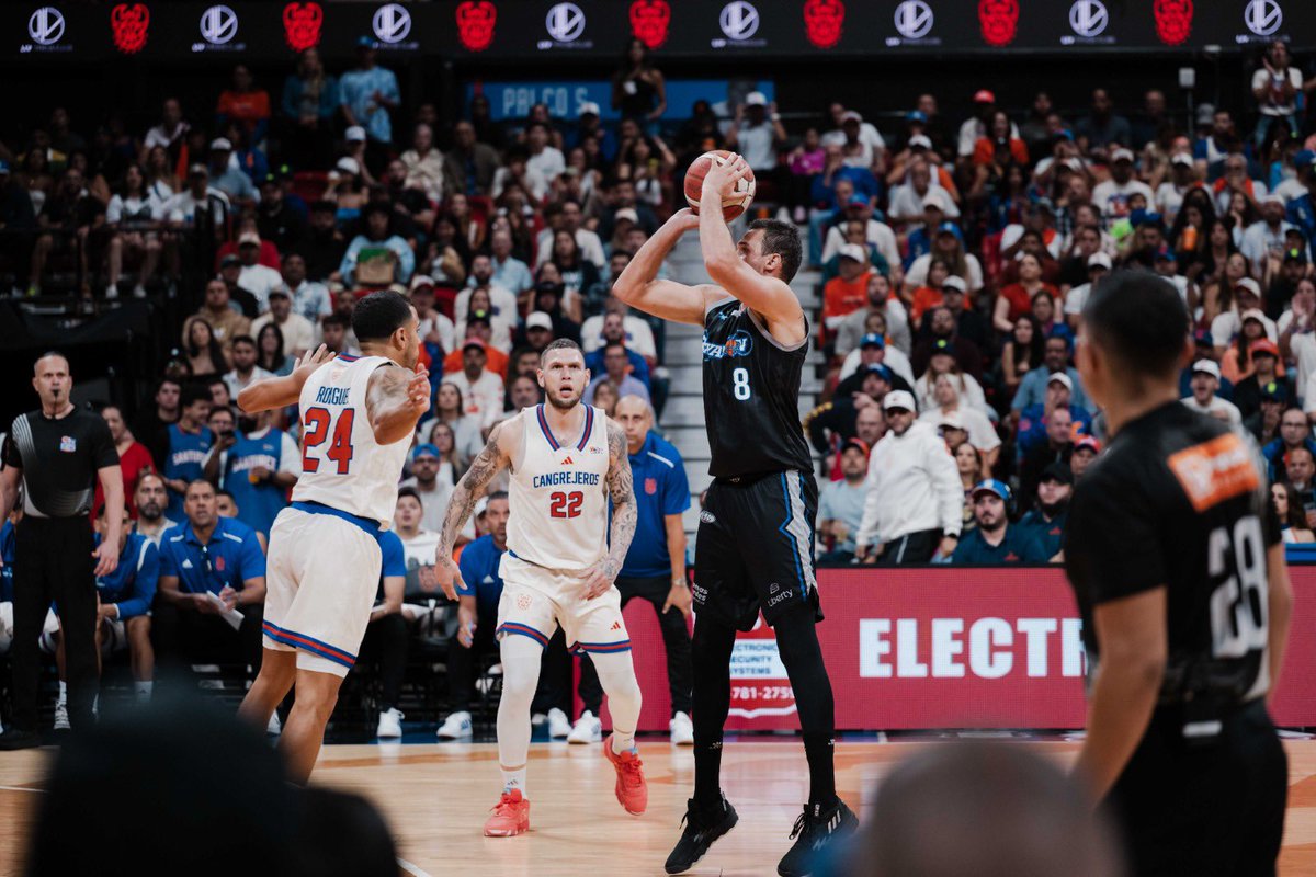 DANILO GALLINARI (@gallinari8888) on Twitter photo Pequeño tropiezo, pero el camino aún es largo. Esto recién empieza.
🇺🇸Small setback, but the road ahead is still long. We're just getting started.
<a href="/VaquerosBSN/">Vaqueros de Bayamón</a>
#VaquerosBSN Pequeño tropiezo, pero el camino aún es largo. Esto recién empieza.
🇺🇸Small setback, but the road ahead is still long. We're just getting started.
<a href="/VaquerosBSN/">Vaqueros de Bayamón</a>
#VaquerosBSN