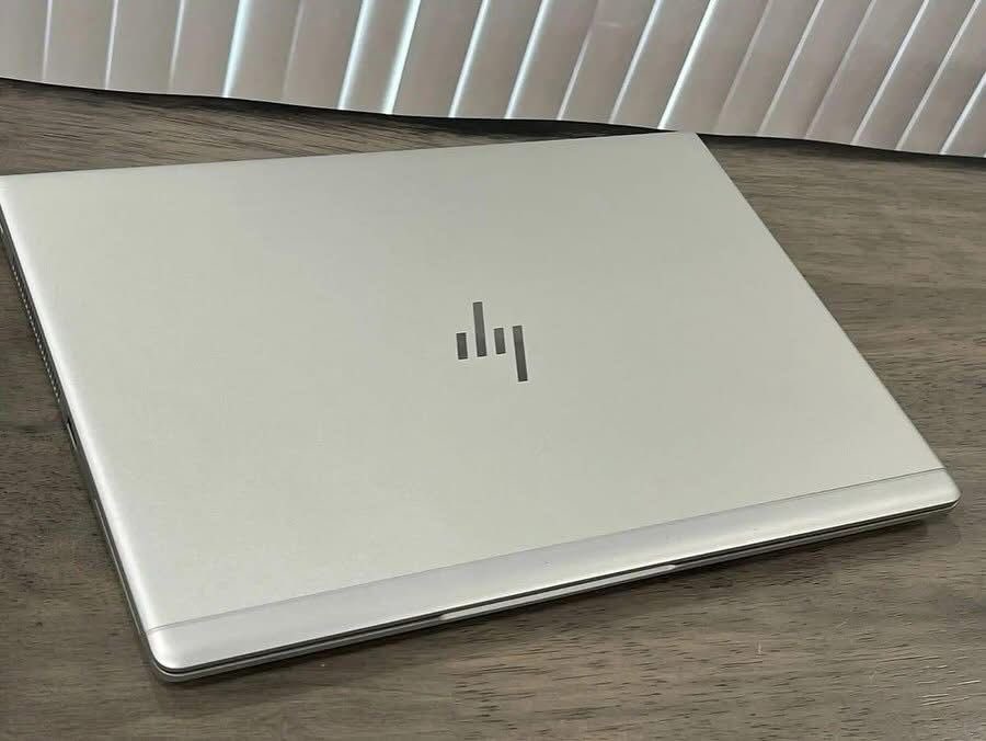 PlaceSama's tweet photo. #HP EliteBook 840 G6 #tactile et non #tactile
👉Processeur : Intel Core i5-8350U 8e génération (1.8GHz / 3.8GHz turbo)
👉Mémoire RAM : #8Go DDR4 (extensible jusqu’à 32Go)
👉Stockage : SSD #256Go (extensible a 512Go)
👉Écran : 14 pouces Full HD (1920 x 1080 pixels)
Tel:775444383 https://t.co/3oGXldu2AM