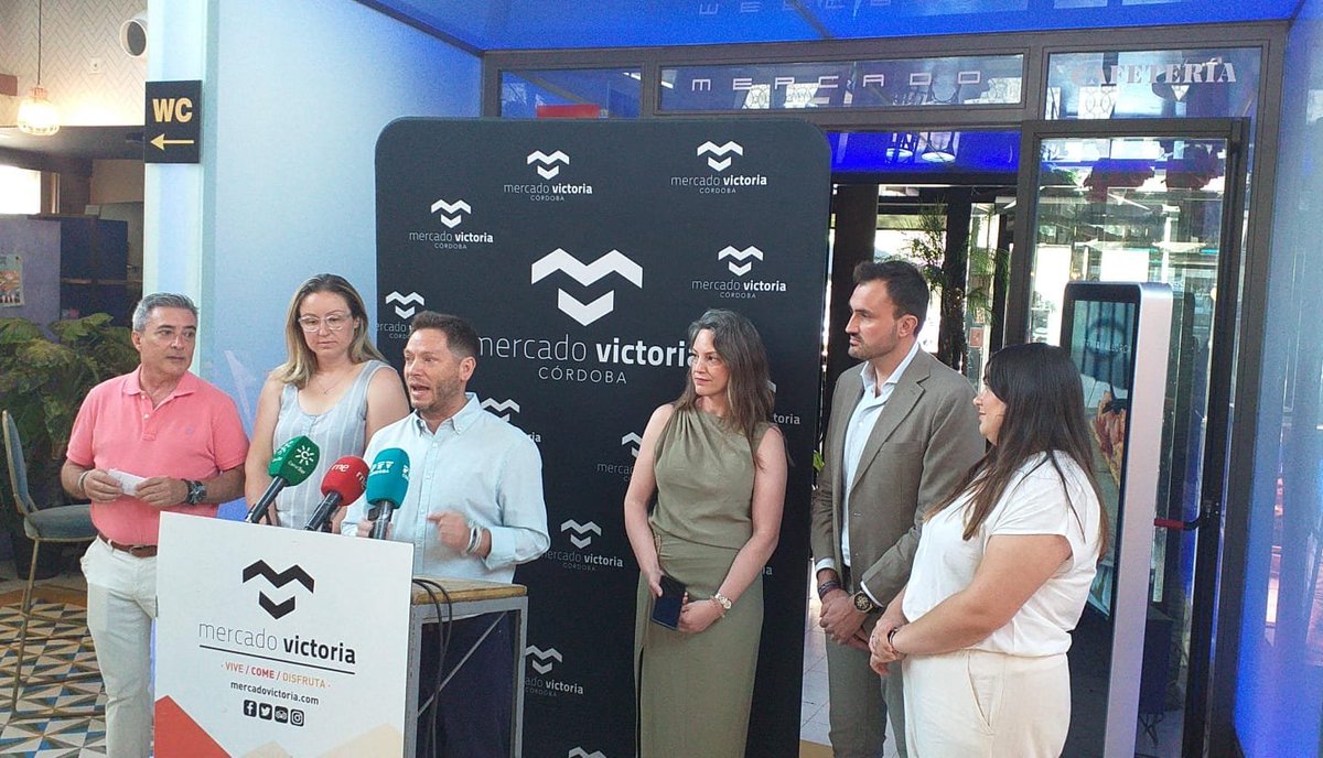 Emcotur's tweet image. 🌟 Hoy a las 11:30 h en el #MercadoVictoria, hemos asistido a la presentación del II Festival Estelar de Los Pedroches por nuestros socios de Casa Rural Obejuelo 🌌

Desde #Emcotur animamos a todos a asistir. ¡La unión hace la fuerza y la visibilidad!

📍 Nos vemos allí