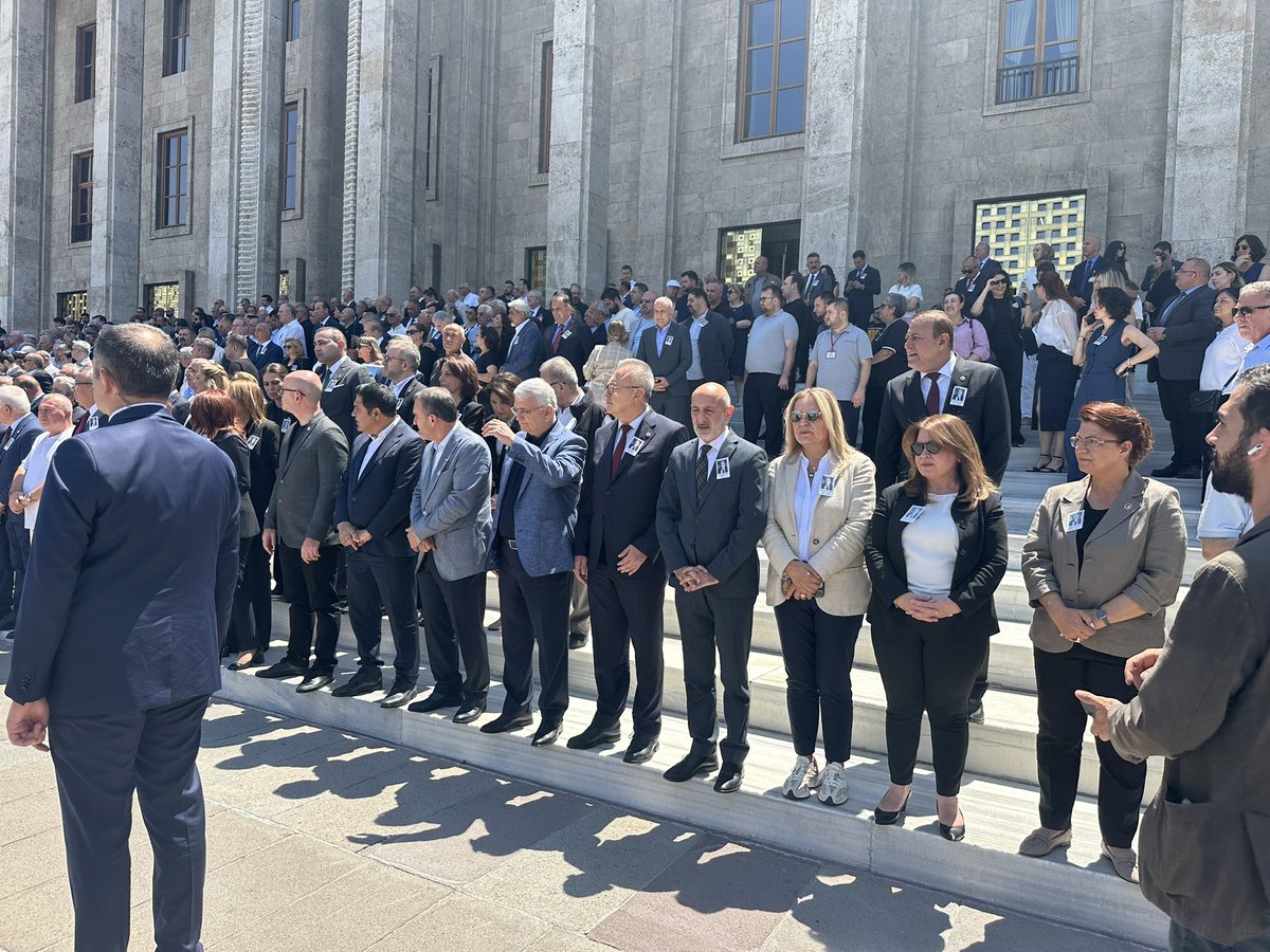 Ali_Oztunc's tweet image. Cumhuriyet ve demokrasi aşığı, ömrünü basın özgürlüğüne adamış, cumhuriyet aydını, Önceki Genel Başkanımız Altan Öymen’i, TBMM’de sonsuzluğa uğurladık.
Saygı ve minnetle anıyor, ailesine, sevenlerine ve tüm örgütümüze başsağlığı diliyorum.
#AltanÖymen