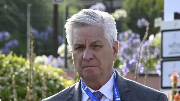 ABD Merkez Bankası (FED) Başkanı Christopher Waller, politika yapıcıların zayıflayan iş piyasasını canlandırmak için bu ay faiz oranlarını düşürmeleri gerektiğini söyledi.