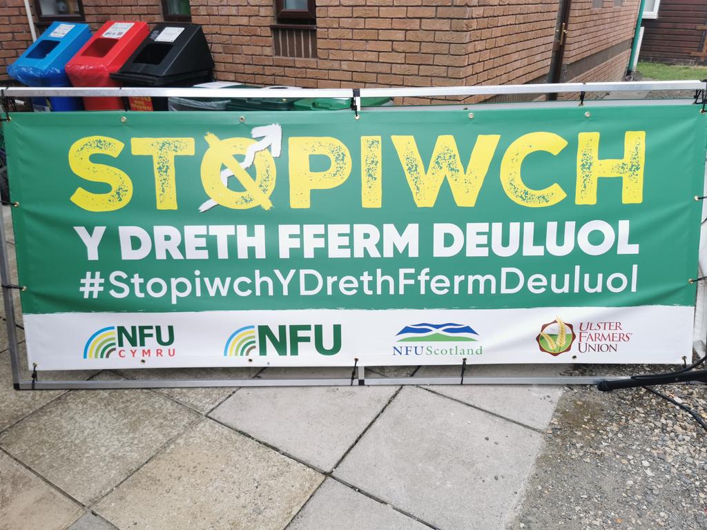 PhilipCaseFW's tweet image. It doesn't matter where you're from, the message from the #farming industry to @Keir_Starmer's #Labour government is loud and clear in any language 📢: #StopiwchYDrethFfermDeuluol #StopTheFamilyFarmTax 🏴 #RoyalWelshShow @NFUCymru @NFUtweets @NFUStweets @UFUHQ