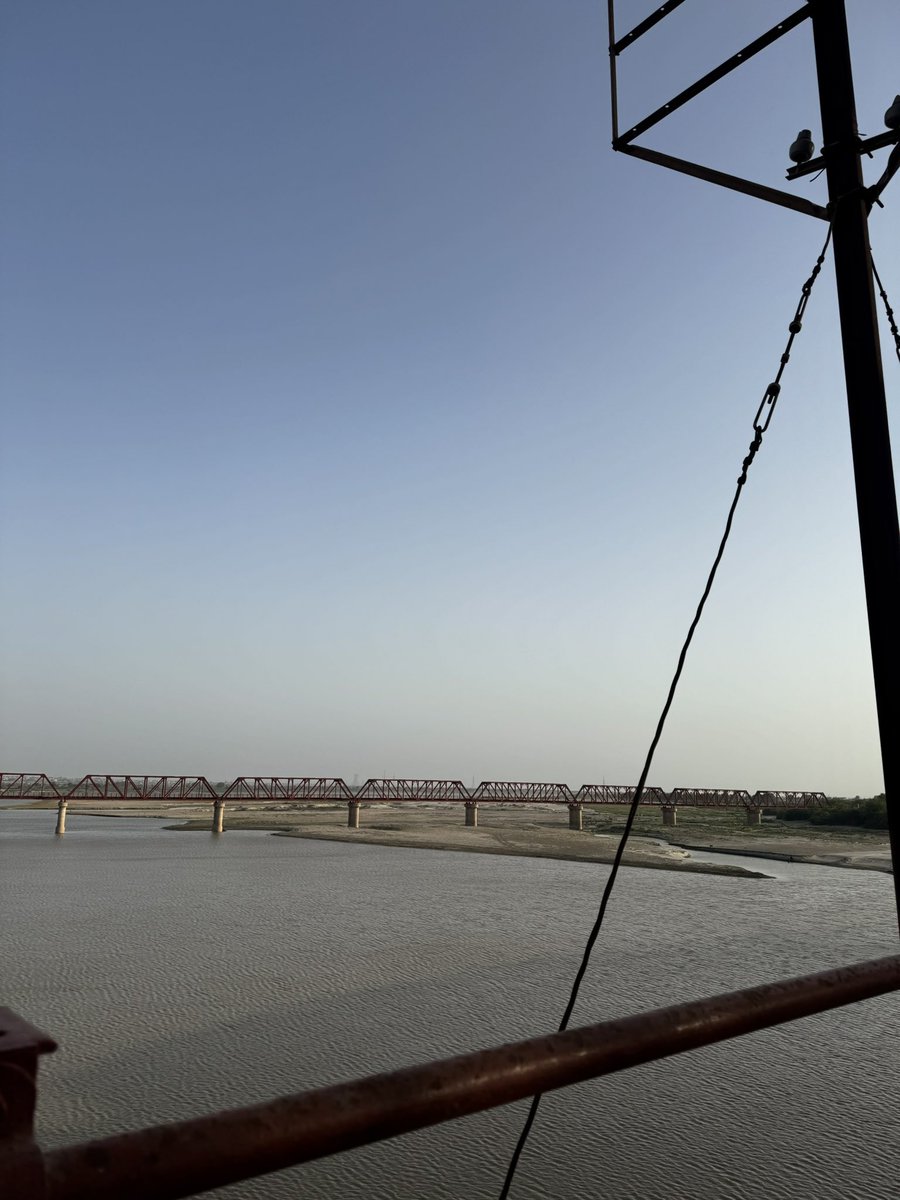 Halarnawaz's tweet image. The Chenab Dam approval violates the CCI’s mutual understanding decision & directly threatens Sindh’s water rights. It’s time to revive Sindh’s 9 month long people led movement with unity & resolve. No dams, no more canals, no corporate farming.
#NoMoreCanalsOnIndus