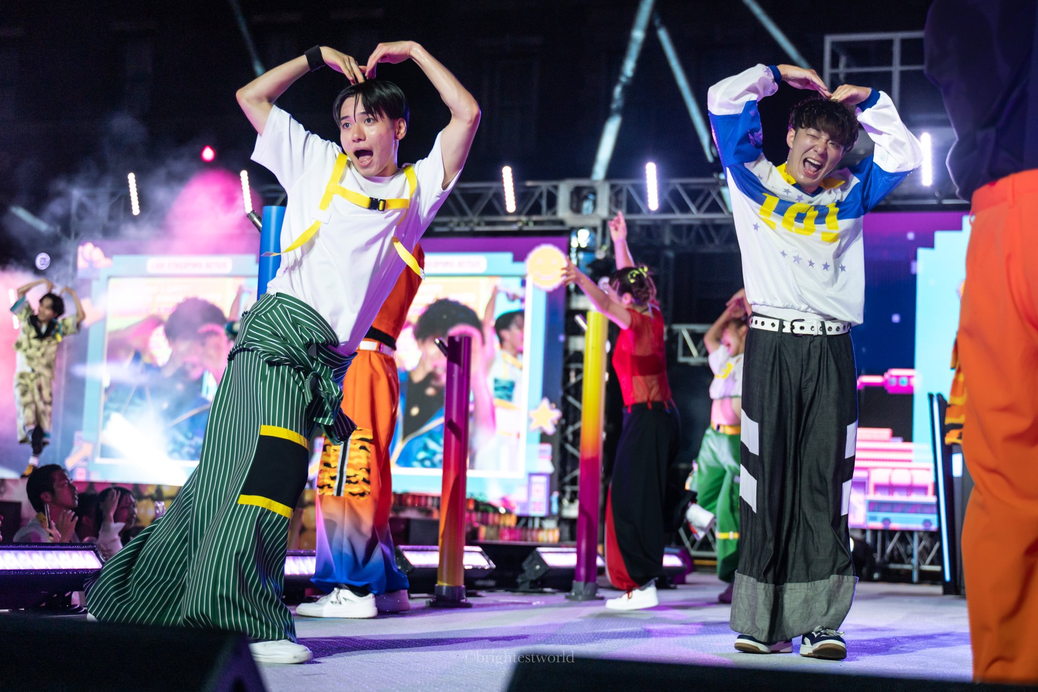 ユニバ限定 HYBE サマーDANCEnight Tシャツ FREEサイズ 黒 ユニバ限定 HYBE サマーDANCEnight Tシャツ FREEサイズ 黒