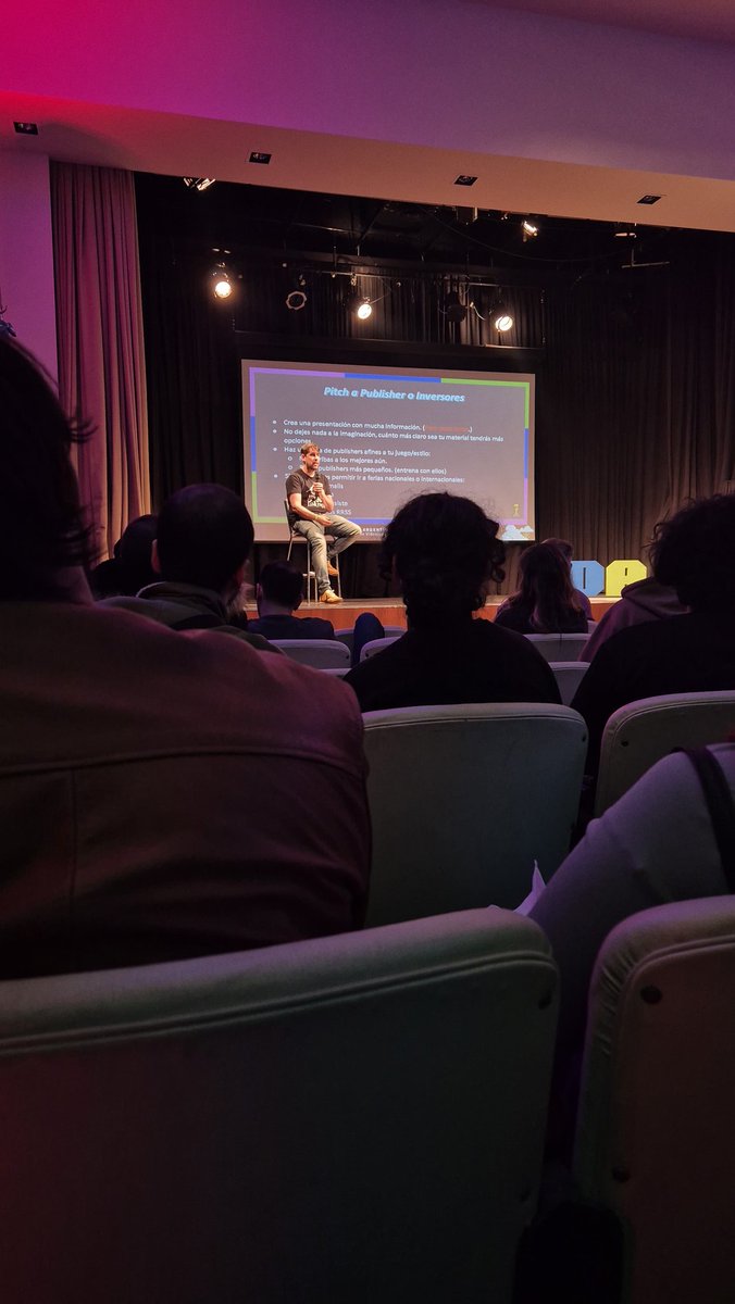 ArtMonedero's tweet image. Se acaba mi viaje por Argentina 🇦🇷
Ha sido un auténtico placer estar con los amigos de @IndieDevAr y agradecer mil veces a @JLo_Gamer y todo su equipo por la cercanía y el trato recibido. 💙 
Destacar también el gran talento que he visto estos días, vais por muy buena dirección!