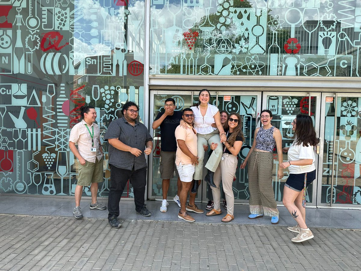 Casadevall_Lab's tweet image. Today and last week Aranza Vital and Ramón Morelos successfully defended their master thesis on photocatalytic CO2 reduction in our group @quimicaURV @universitatURV @ICIQchem You did very well! We wish you all the best in you future career!