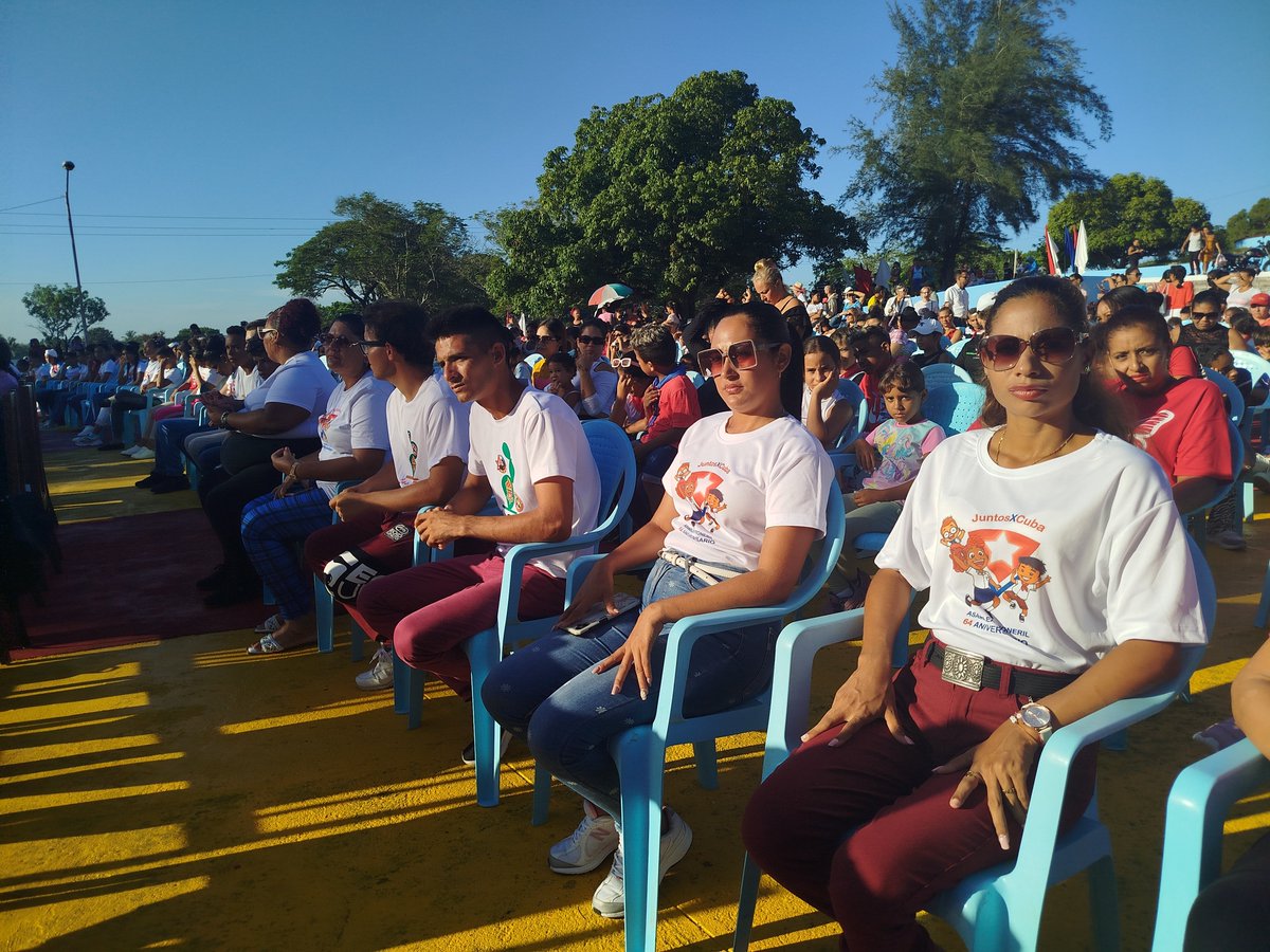 Gianny López Brito (@giannylb2022) on Twitter photo Celebran en #LasTunas el aniversario 40 de fundado por el General de Ejército Raúl Castro del Palacio de Pioneros José Martí. Un centro renovado que suma nuevas áreas para la formación vocacional. <a href="/LorenzoOsbel/">Osbel Lorenzo</a> <a href="/YelenysLasTunas/">Yelenys Tornet Menéndez</a>
<a href="/TunasTV1/">@LasTunasTV</a> <a href="/CubanoYoe/">Yoe Hernández Glez</a> <a href="/lia/">lia bulaong</a> Celebran en #LasTunas el aniversario 40 de fundado por el General de Ejército Raúl Castro del Palacio de Pioneros José Martí. Un centro renovado que suma nuevas áreas para la formación vocacional. <a href="/LorenzoOsbel/">Osbel Lorenzo</a> <a href="/YelenysLasTunas/">Yelenys Tornet Menéndez</a>
<a href="/TunasTV1/">@LasTunasTV</a> <a href="/CubanoYoe/">Yoe Hernández Glez</a> <a href="/lia/">lia bulaong</a>