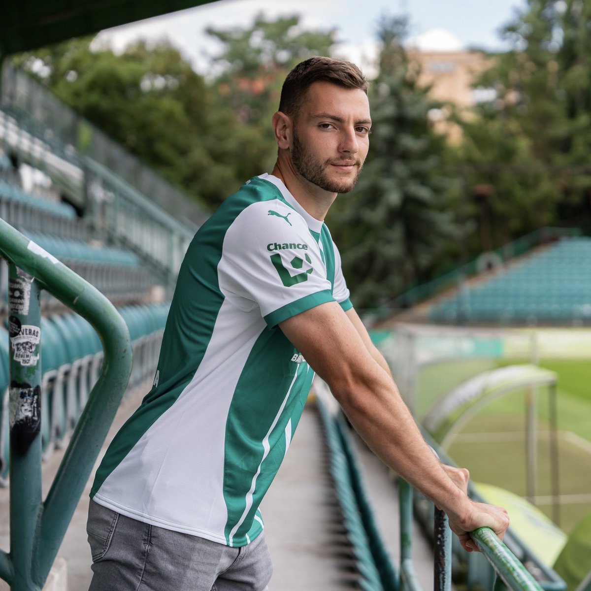bohemians1905's tweet image. Bohemka podepsala profesionální smlouvu s Tomášem Liškou 🦊
Mladý útočník zároveň odchází sbírat další zkušenosti na půlroční hostování bez opce do Chrudimi ⚽️
Ať se ti daří, Lišáku! 💚