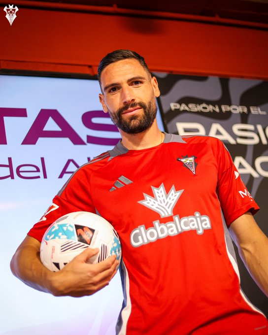 las3_torres's tweet image. Toché confirma en rueda de prensa que no se pagó traspaso a la S.D Eibar por el fichaje de Antonio Puertas.