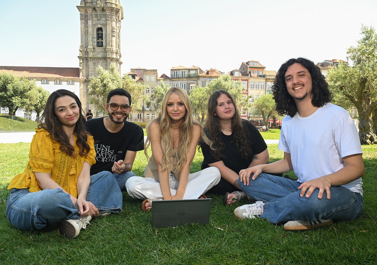 São 🙌 5.061 vagas🎓 para 60 cursos📚  e 15 faculdades, cobrindo quase todas as áreas do conhecimento. 

É com estes números recorde que a U.Porto se apresenta ao Concurso Nacional de Acesso ao Ensino Superior 2025/2026.

BOA SORTE !🤞

Notícia completa 👉 s.up.pt/twqx