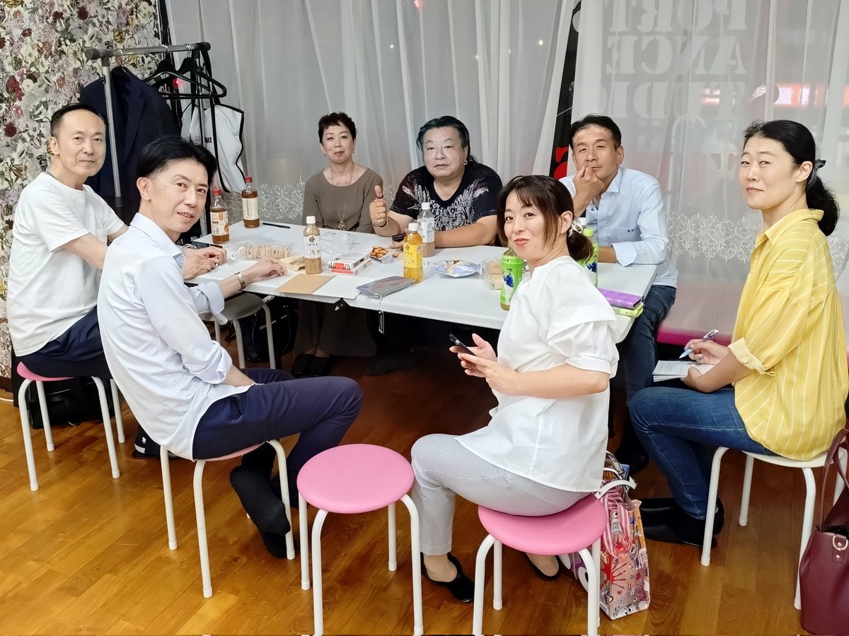 EJBDFinfo's tweet image. 本日は東部連盟渉外部の会議にお邪魔しています。
篠田忠JBDF国際委員長をお招きして、#WDC世界選手権
と
#日本インター2025
の話を渉外部扱いの仕事を熱く語って詰めています。
「素晴らしい大会をサポートするようしっかり話し合います」(西山部長談)
#EJBDF
#JBDF
#幕張に世界が舞う