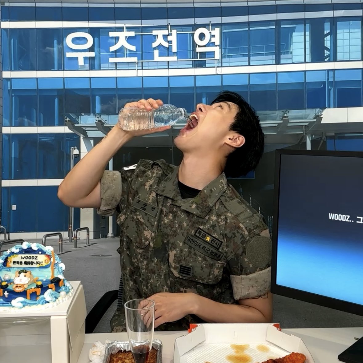 당황스럽네 
이분지금뭐하시는거예요?