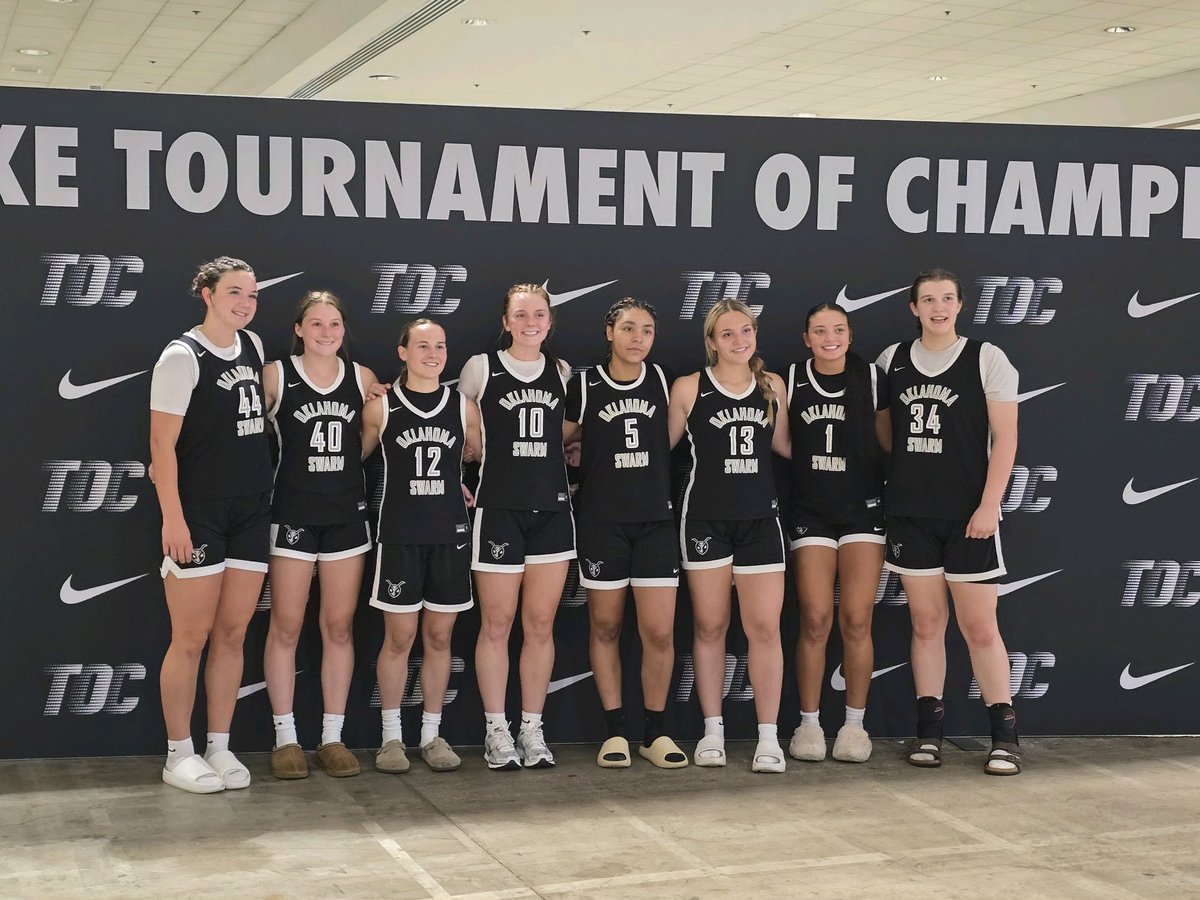 2026_swarm's tweet image. Today is the last time our girls will put on a swarm uniform for our 2026 showcase and national squads. The memories and friendships made will last a lifetime. BIG futures ahead for all these young ladies. #DreamBelieveAchieve
@andersonskylar_
@AliyahDuval
@ZoeWinter44