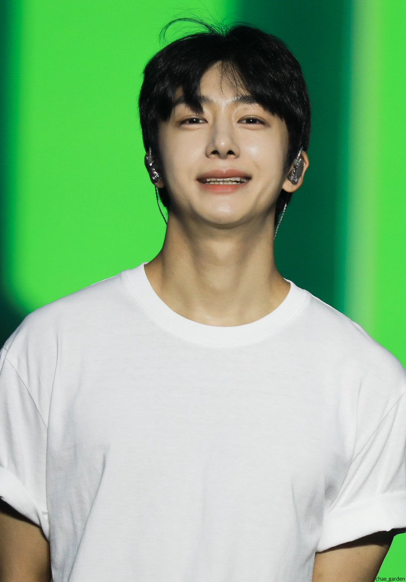 250718 CONNECT X 첫콘

흰티 좋네요..
#몬스타엑스 #형원 #MONSTA_X #MONSTAX #HYUNGWON #ヒョンウォン