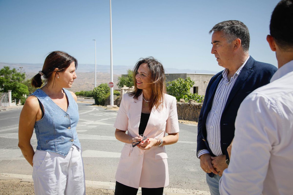 Rocío Díaz Jiménez (@rocio_diazj) on Twitter photo #Almería es una prioridad para el Gobierno de <a href="/JuanMa_Moreno/">Juanma Moreno</a>.
Comenzamos las obras de mejora de #seguridadvial en el acceso a #Alhama de Almería con una inversión de más de dos millones.
Damos así respuesta a una petición vecinal de hace 16 años.
#FEDER #Almería es una prioridad para el Gobierno de <a href="/JuanMa_Moreno/">Juanma Moreno</a>.
Comenzamos las obras de mejora de #seguridadvial en el acceso a #Alhama de Almería con una inversión de más de dos millones.
Damos así respuesta a una petición vecinal de hace 16 años.
#FEDER